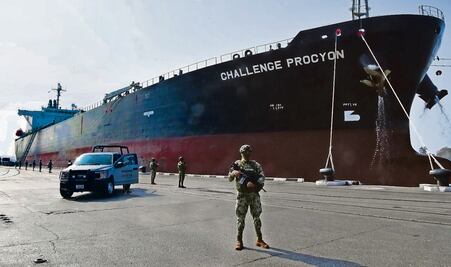 Marina dice que buscó corrupción y no la halló