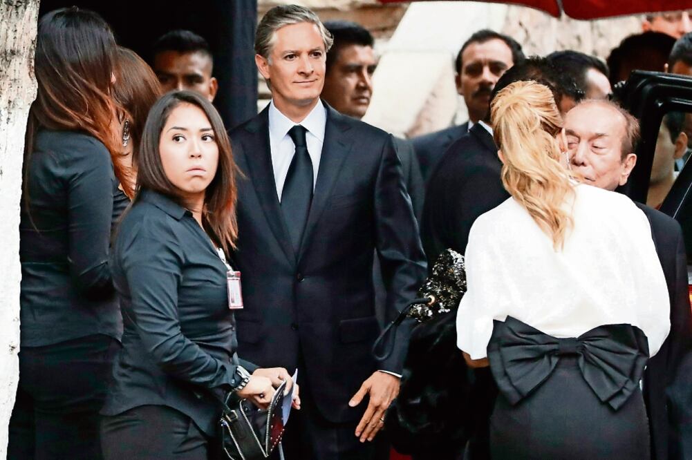El gobernador electo del Estado de México, Alfredo del Mazo, acudió al inmueble de la calle Ignacio Manuel Altamirano para la celebración. FOTO; LUIS CORTES. EL UNIVERSAL