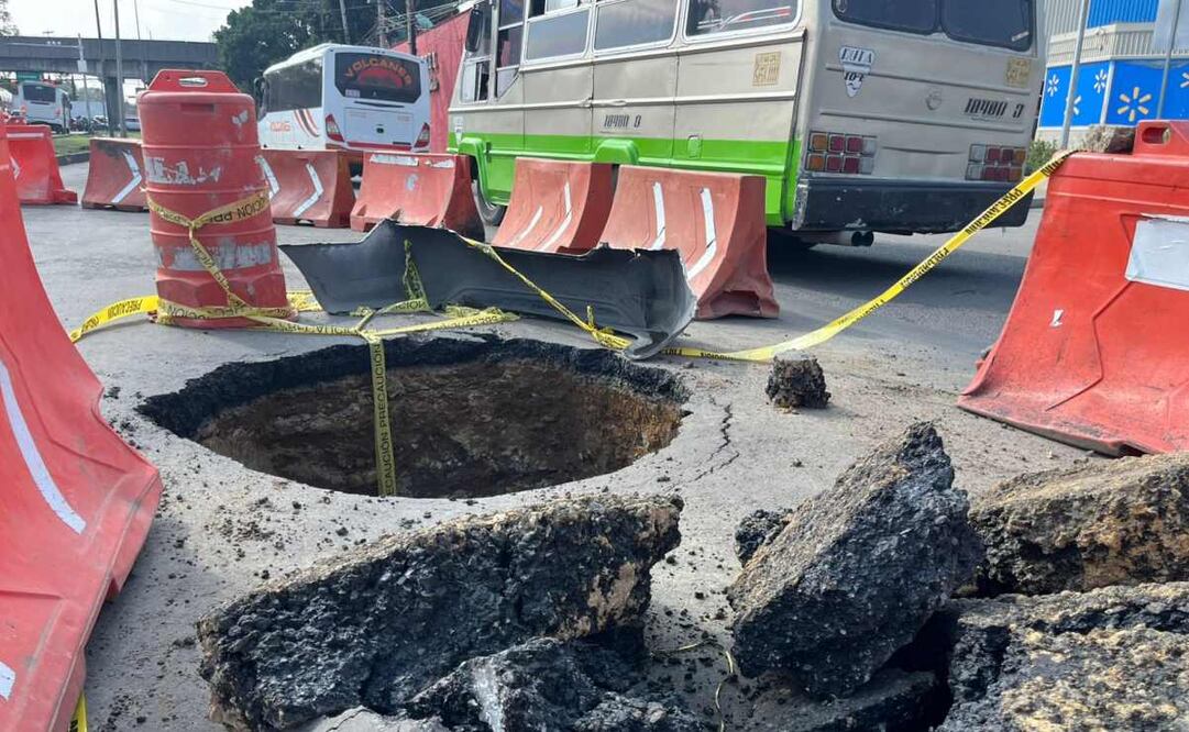 Socavón en la calzada Ignacio Zaragoza. (14/08/25) Foto: Rafael García