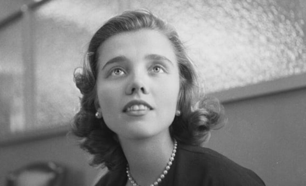 ¿Elena Poniatowska debió considerarse integrante del boom latinoamericano?