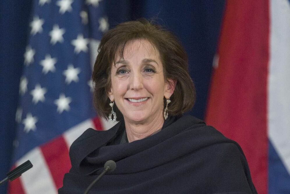 Nominan a Jacobson para sustituir a Wayne