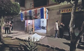 Lo pelaron al otro lado: Balean a Julio César afuera de una barbería en Iztapalapa