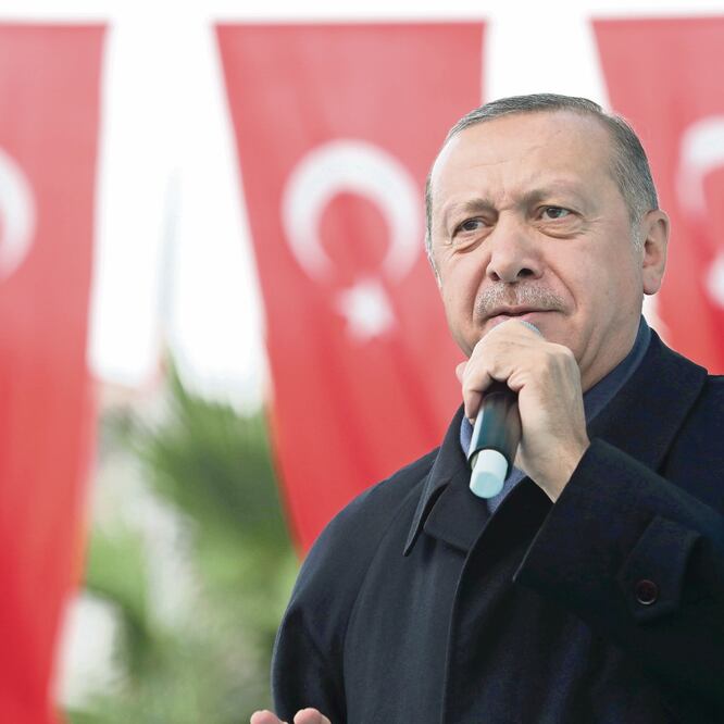 El presidente turco, Recep Tayyip Erdogan, anunció que proporcionará un informe sobre las circunstancias de la muerte de Jamal Khashoggi. (EFE)