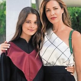 Hija de Sanz y Jaydy se gradúa de preparatoria 
