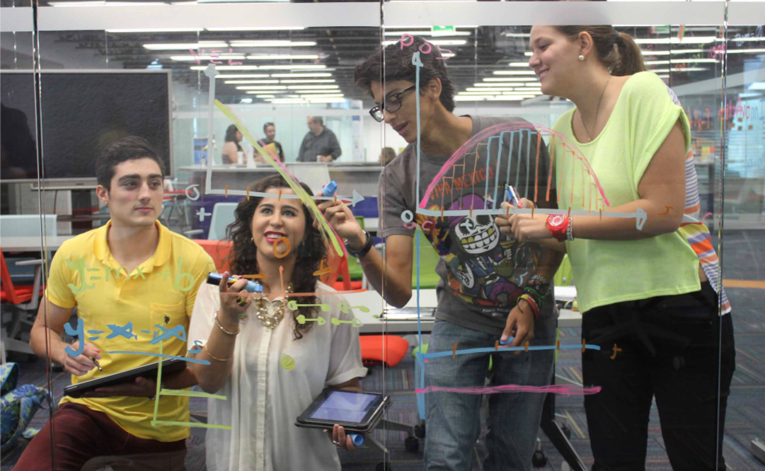 Son cinco días de actividades retadoras, interactivas y multidisciplinarias en las que participan alumnos de diferentes generaciones y carreras, profesores, empresas y egresados.