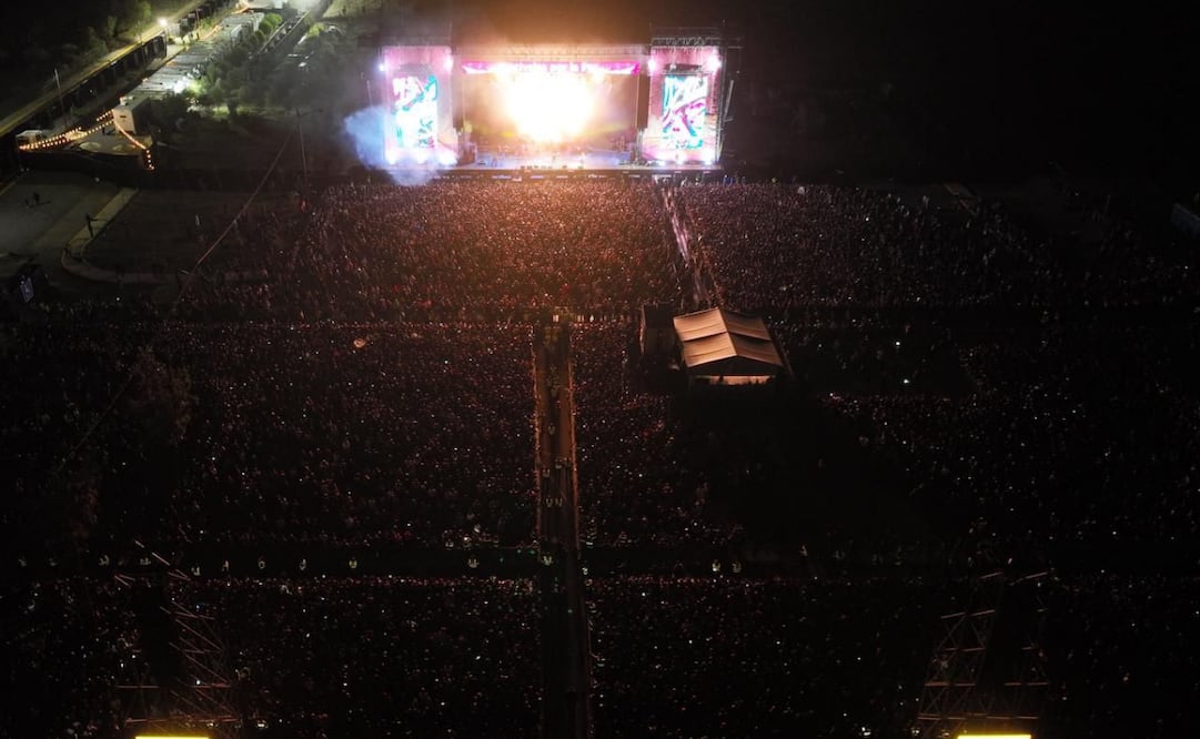 Nezahualcóyotl baila al ritmo de Panteón Rococó; 120 mil personas llenan Ciudad Jardín.
Foto: Especial.