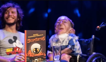 "Soy raro, soy deforme, lo voy a contar todo": escritor argentino cuenta su experiencia con fibromatosis 