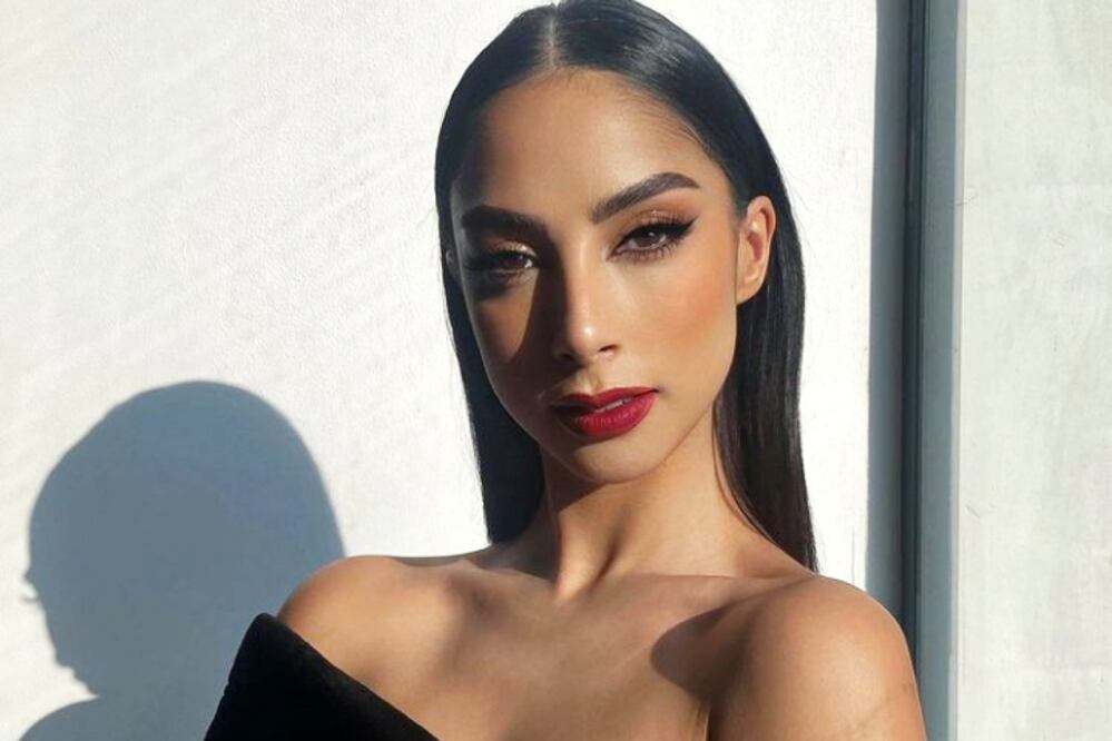 María Chacón impuso su estilo con un look yk2. Foto: Instagram @oficialmariachacon