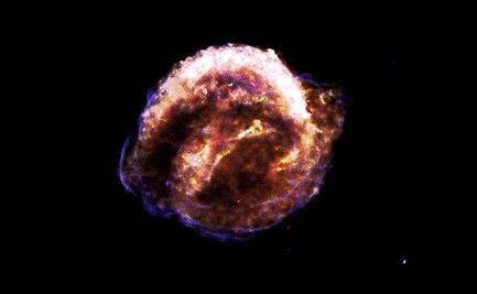 Escombros de una explosión estelar no disminuyen después de 400 años