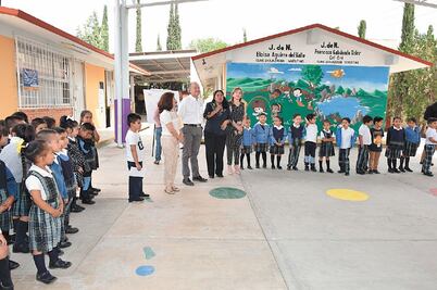 Gobierno impulsa superación escolar de 76 mil estudiantes