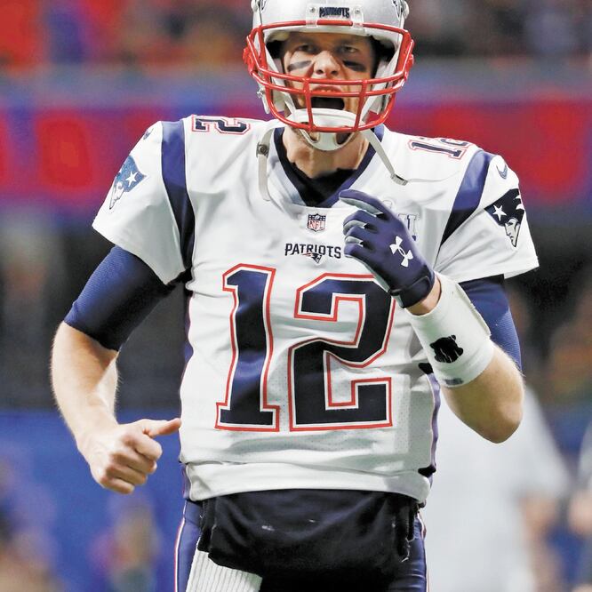 Extrañamente, Tom Brady no estuvo muy certero en el juego. KEVIN LAMARQUE. REUTERS