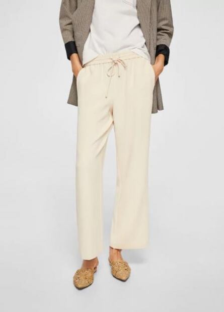 El total white de Rihanna es la apuesta correcta para el verano