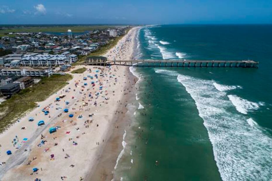 Tormenta tropical "Isaías" bordea Florida en medio de la pandemia del Covid-19