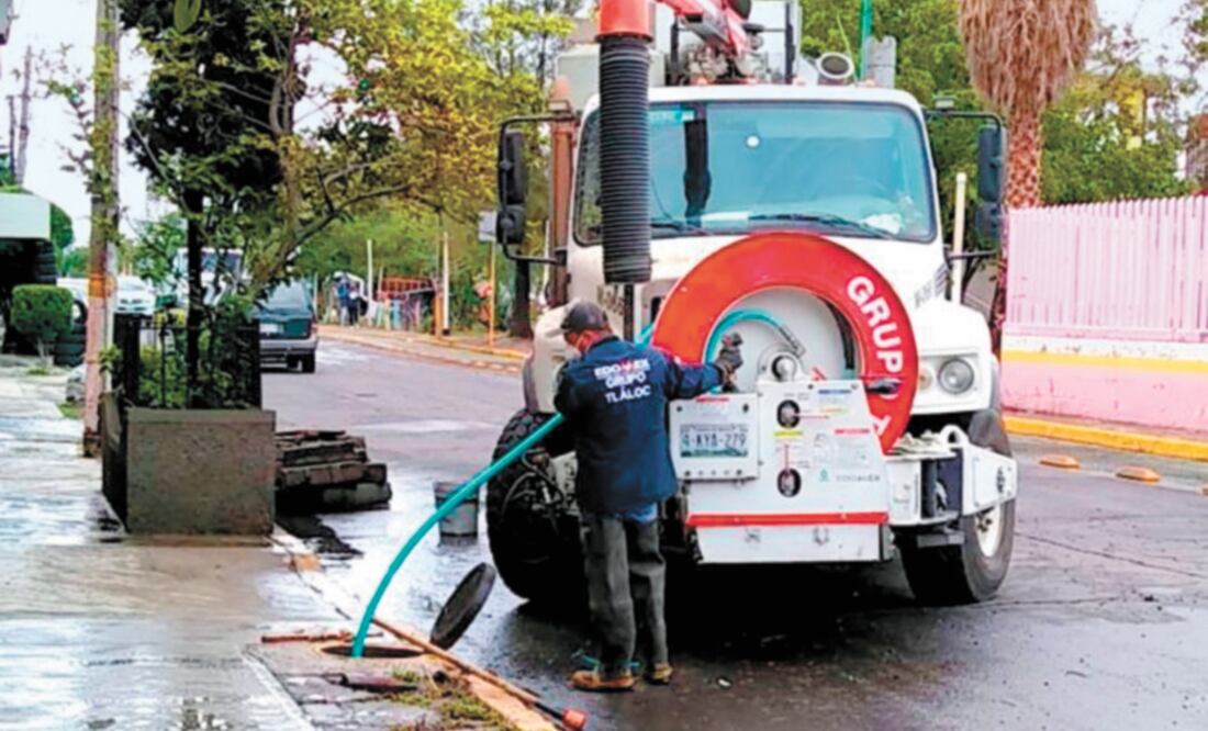 La acumulación de basura fue un factor por el que se registraron inundaciones en calles de Neza. Foto: ESPECIAL