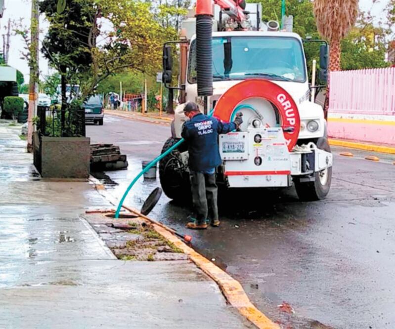La acumulación de basura fue un factor por el que se registraron inundaciones en calles de Neza. Foto: ESPECIAL