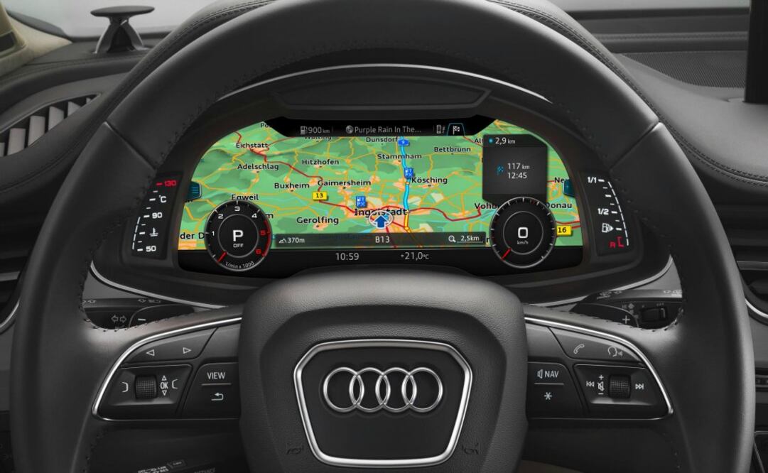 Su concepto HMI se materializó en una maqueta del interior del Audi e-tron quattro concept, que incluye displays táctiles AMOLED con un nuevo método de retorno táctil activo