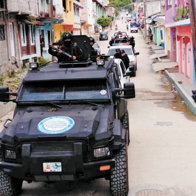 A Bochil llegaron más de 200 policías estatales. El Ministerio Público desahoga las diligencias para esclarecer los hechos. (ESPECIAL)