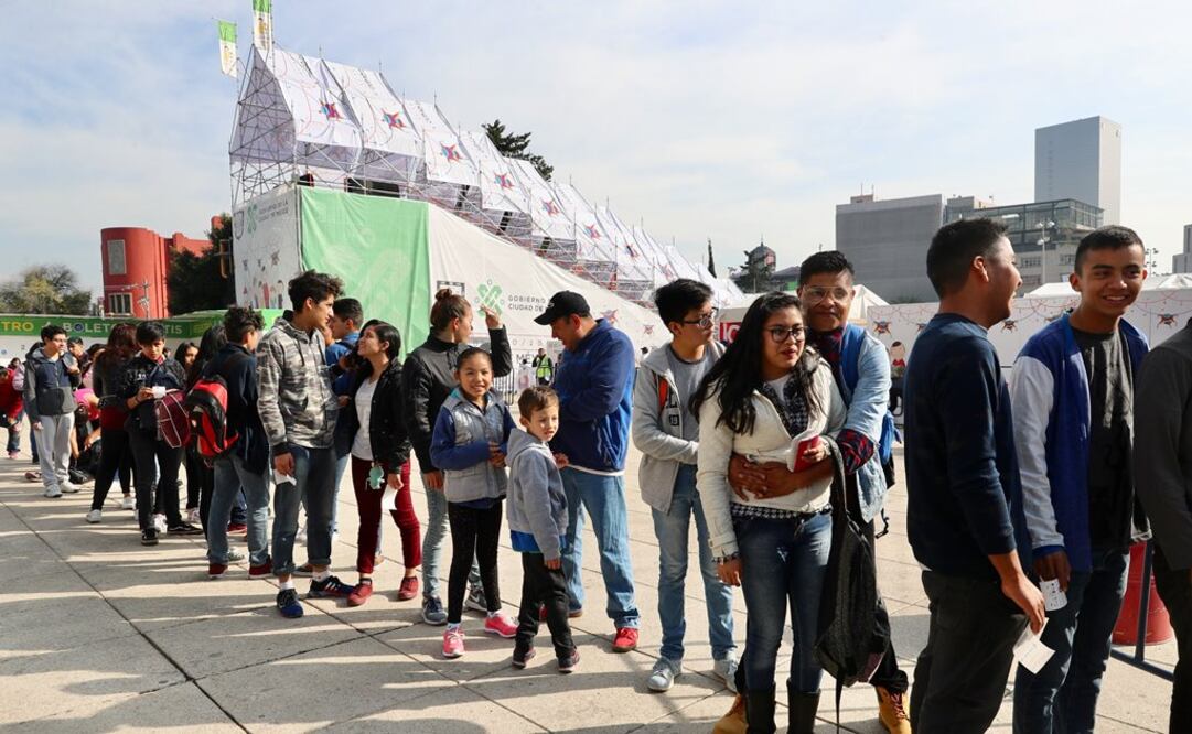 La Pista de Hielo abre de las 09:00 a las 21:15 horas. Foto: Lucía Godínez. EL UNIVERSAL