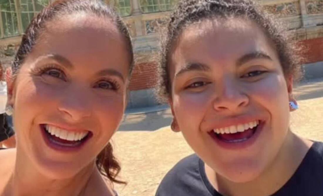 Lucero con su hija Lucerito en su reciente viaje a Madrid