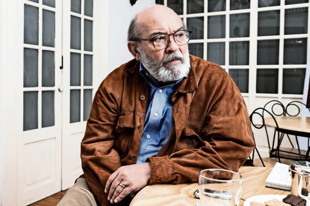 El escritor acaba de concluir un libro sobre revistas literarias modernas de México y el último volumen de sus estudios sobre la poesía y vida de Octavio Paz (ARCHIVO EL UNIVERSAL)