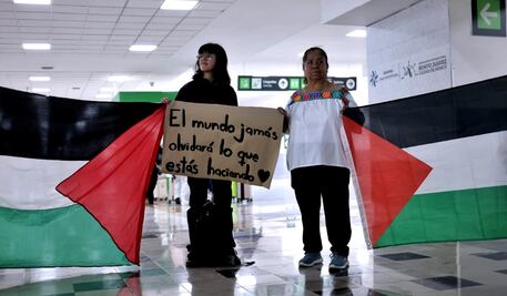 FOTOS: Activistas mexicanos parten a El Cairo para participar en la Marcha global a Gaza