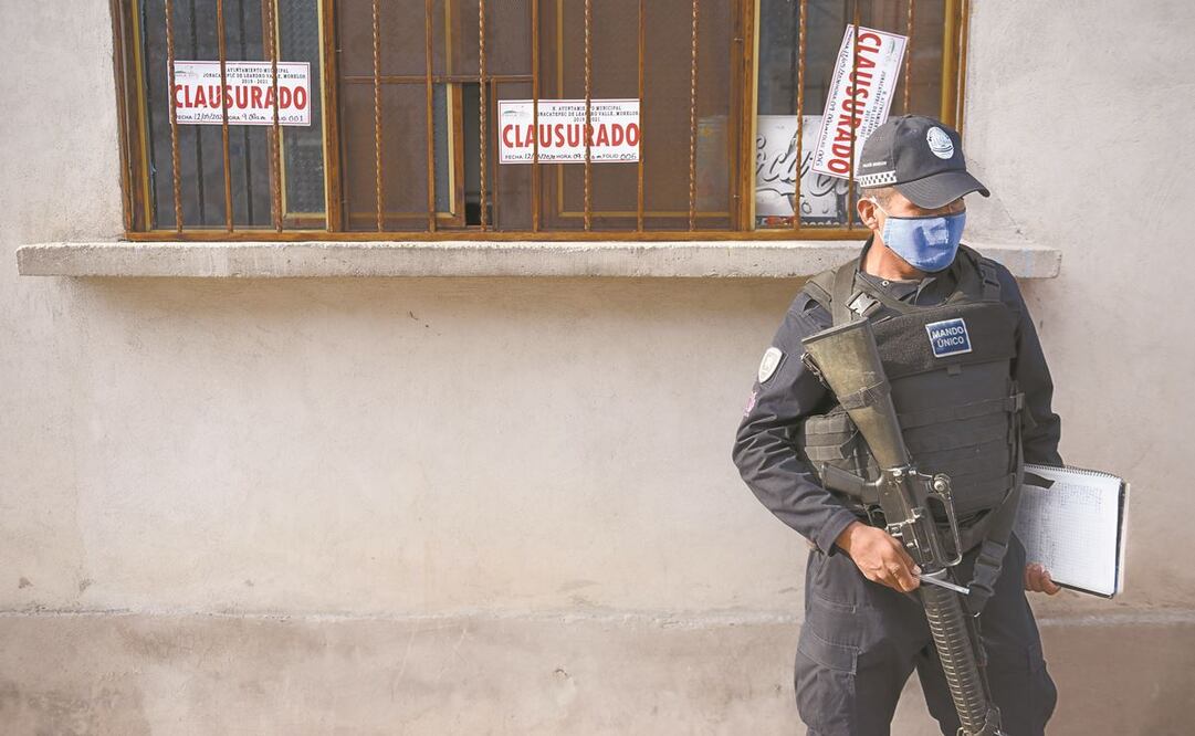 En Jonacatepec fue clausurado un establecimiento donde presuntamente se vendió el alcohol adulterado que habría matado a varias personas. TONY RIVERA. CORTESÍA