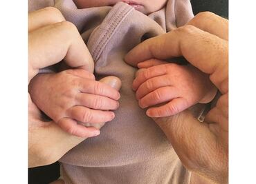 Ricky Martin presenta a su hija Lucía en Instagram