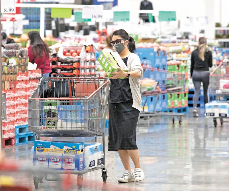 Debido a la pandemia aumentó el consumo de embutidos, comida ligera, enlatada y snacks, ya que son productos de fácil preparación. Foto: ARCHIVO EL UNIVERSAL