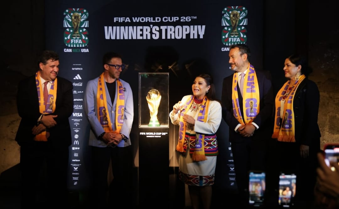 Inicia cuenta regresiva para el Mundial 2026; Clara Brugada presenta reloj oficial y anuncia iluminación de 40 edificios emblemático. Foto: Carlos Odín