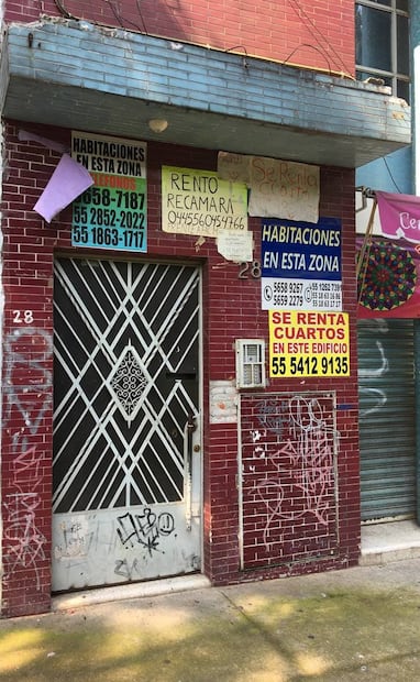 Aunque no es de soreprender, mucho de los propietarios de apartamentos en esta zona no habitan las casas o departamentos que ponen en renta, por lo que el contacto es casi siempre a través de medios como el teléfono y las redes sociales. Foto: Alejandro Leal.