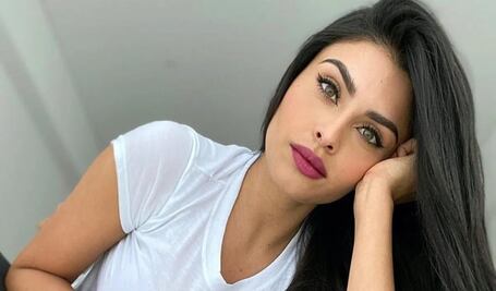 Kristal Silva impacta en redes con mini vestido rojo 