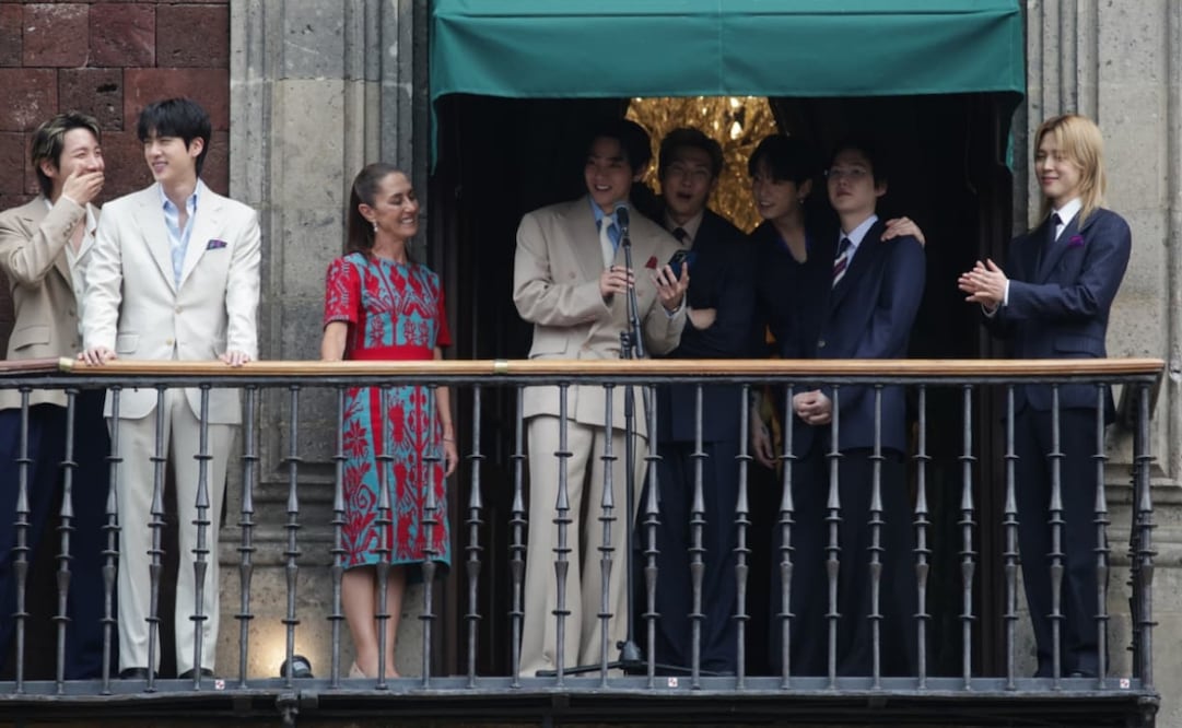 BTS en Palacio Nacional acompañados por la presidenta Claudia Sheinbaum. Foto: Carlos Mejía/EL UNIVERSAL