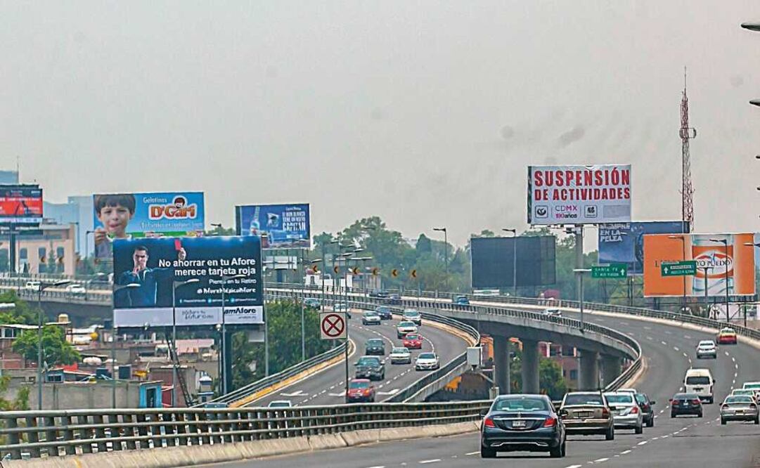 La jefa de Gobierno señaló que al gobierno le cuesta mucho retirar espectaculares de azoteas, pues gastan 600 mil pesos. Foto: Archivo/EL UNIVERSAL