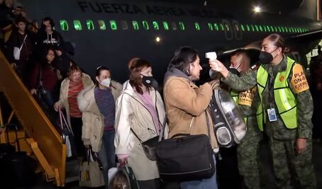 Agradece AMLO a Fuerza Aérea por repatriar a más mexicanos que salieron de Ucrania