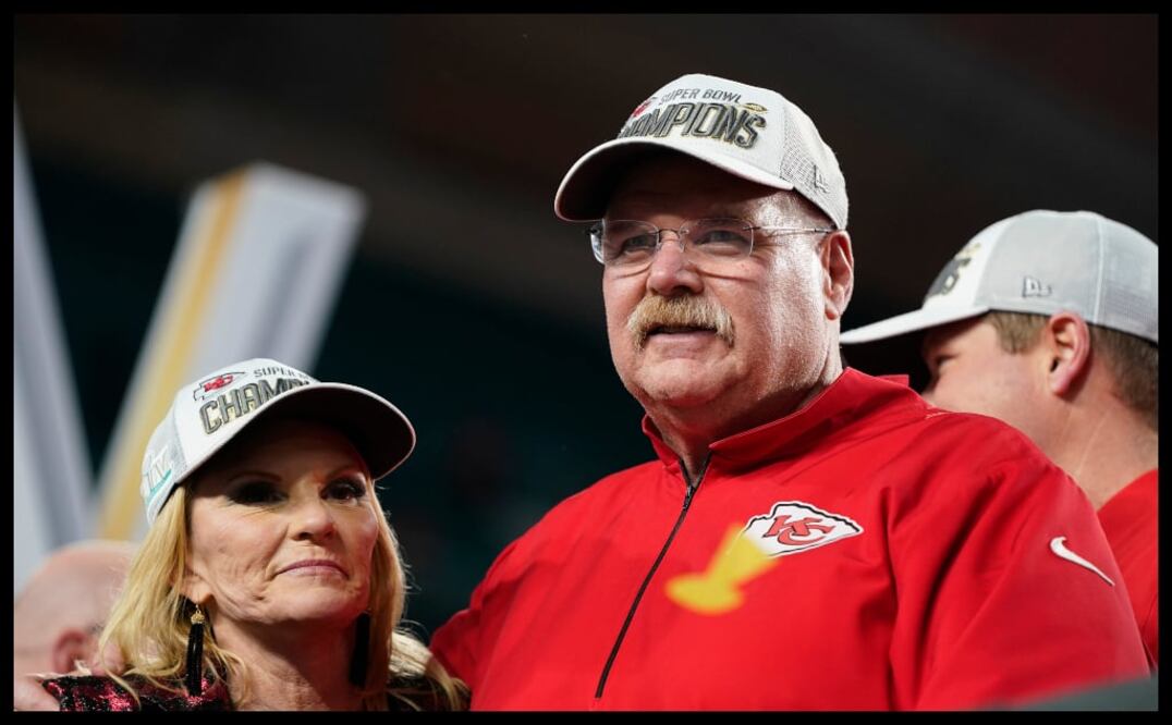 Andy Reid, coach de los Chiefs, durante el festejo del campeonato del Super Bowl en Miami (Reuters)