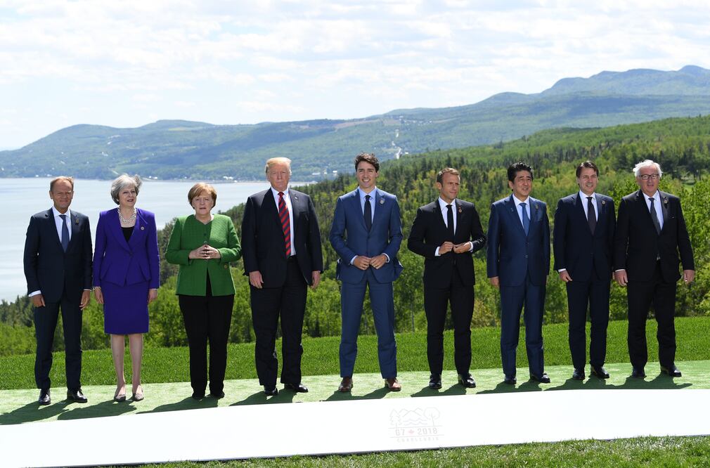 Entre los presentes están la canciller alemana Angela Merkel y Trump, que estuvieron lado a lado en la foto de familia de inicio del encuentro y se quedaron después conversando unos minutos (Foto: AFP)