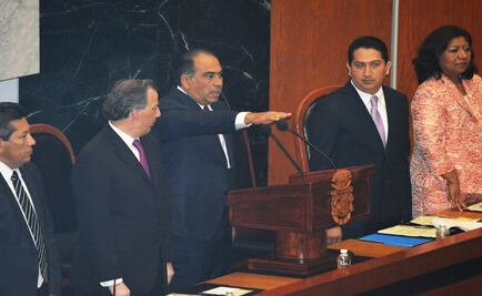 Astudillo toma protesta como gobernador de Guerrero