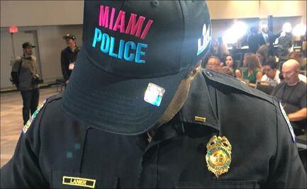 Hasta los policías en Miami se visten con ropa del Super Bowl LIV