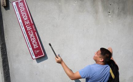 FOTOS Vecinos de colonia "Cuarta Transformación" en Tultitlán retiran letreros de calles en forma de protesta; "autoridades no dan la cara"
