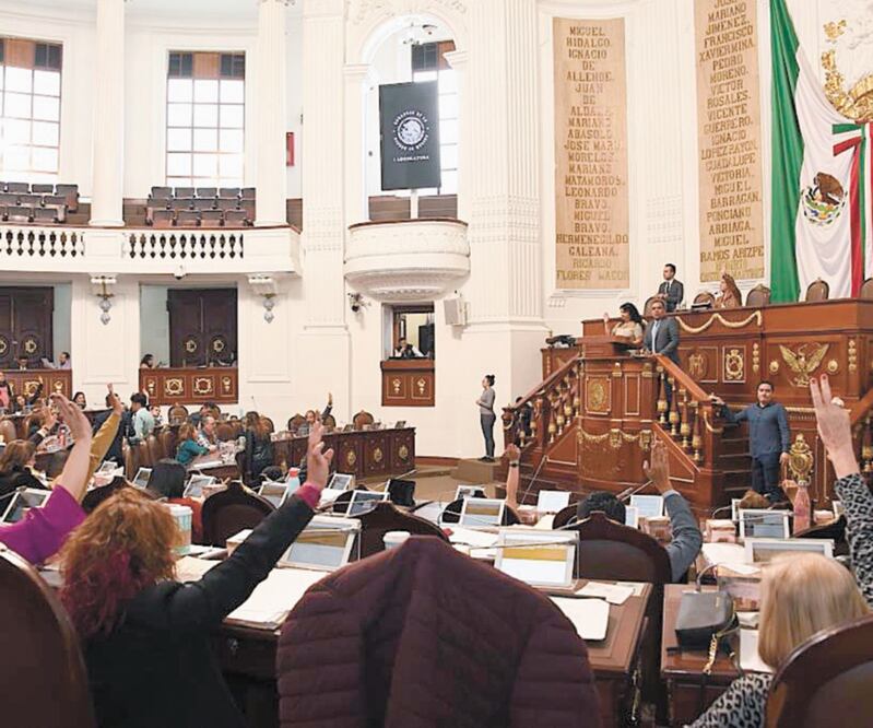 Oposición. PAN y PRD pedían regresar las sugerencias “porque la ley debió publicarse 10 días después de aprobada”. ESPECIAL