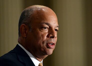 Pide Jeh Johnson más ayuda para Centroamérica