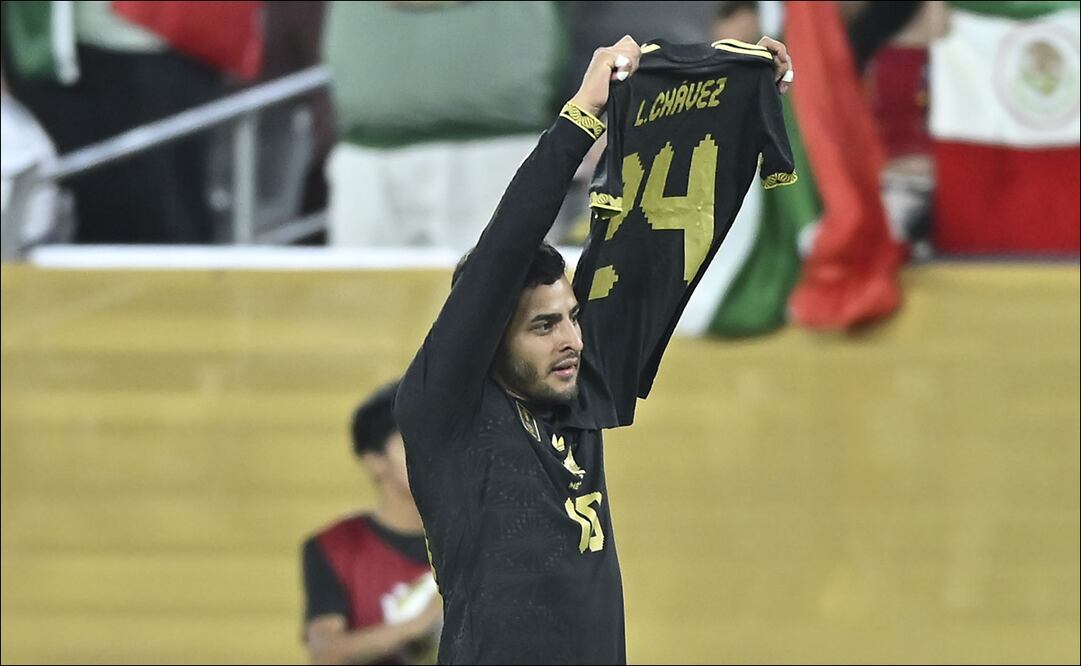 Alexis Vega festejó su anotación con una camiseta de Luis Chávez / FOTO: Imago7