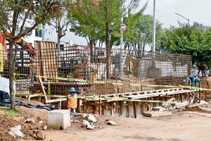 Muro perimetral en Gran Canal, con avance de 70%