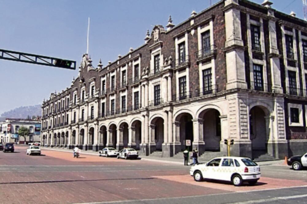 El Palacio de Gobierno del Estado de México, en el Centro Histórico de Toluca, siempre ha albergado a candidatos del tricolor (ARCHIVO EL UNIVERSAL)