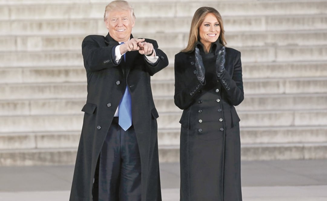 Donald Trump y su esposa Melania ayer en el concierto “Make America Great Again! Welcome Celebration”, en el Lincoln Memorial. (MIKE SEGAR. REUTERS)