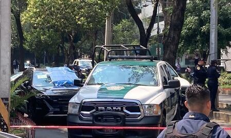 Asesinan a una persona dentro de camioneta sobre Barranca del Muerto