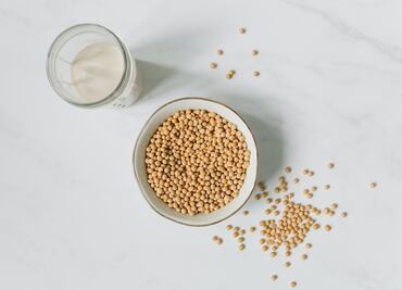 Beneficios de la soya: esta legumbre aporta más proteína que el pollo y podría reemplazar a la carne de res