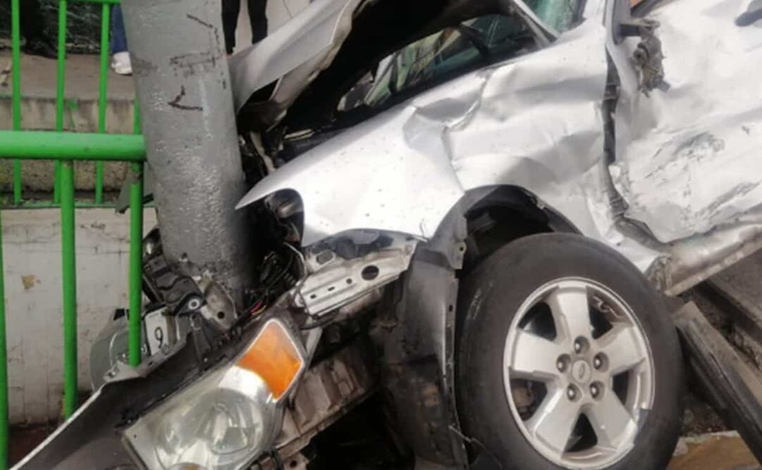 La hermana de la conductora afectada señaló que los policías no querían admitir su responsabilidad en el choque. Foto_ @FridaAlcazarFe1