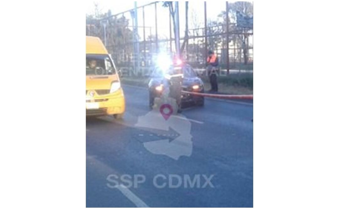 Hombre muere atropellado tras arrojarse de puente en Calzada Zaragoza