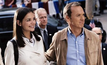 La comedia romántica con Katie Holmes que Netflix resucitó y que causa furor